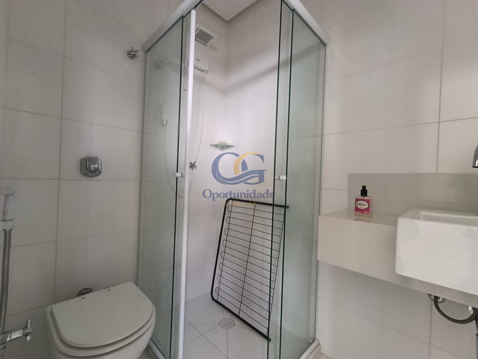 Apartamento na Praia da Enseada, Guarujá - SP
