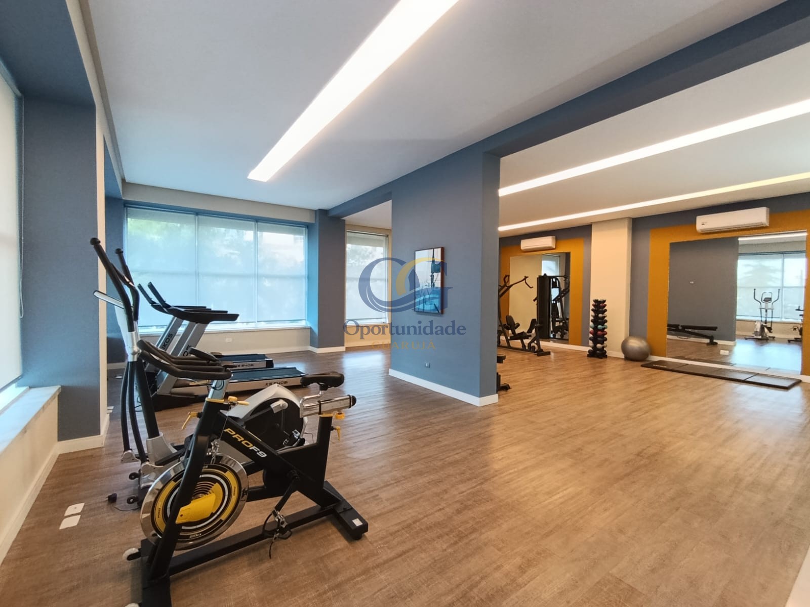 Apartamento na Praia da Enseada, Guarujá - SP