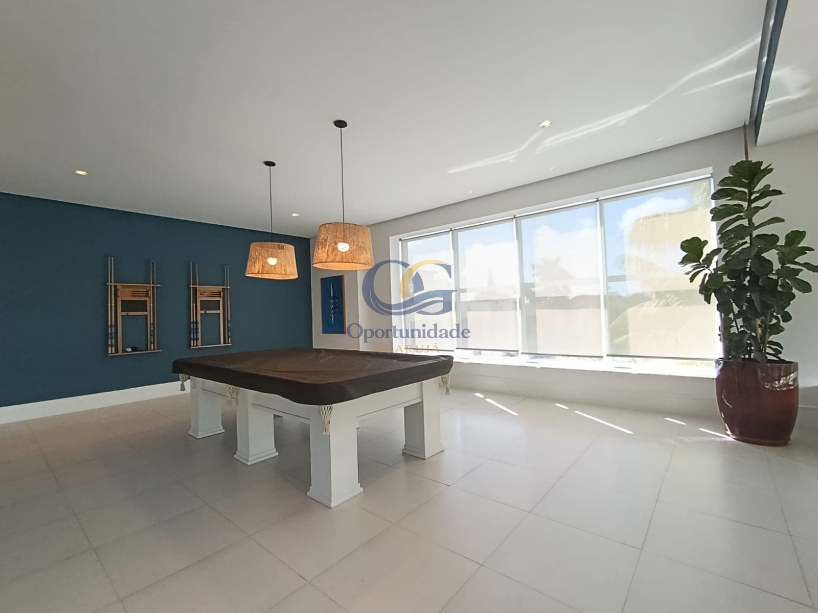 Apartamento na Praia da Enseada, Guarujá - SP