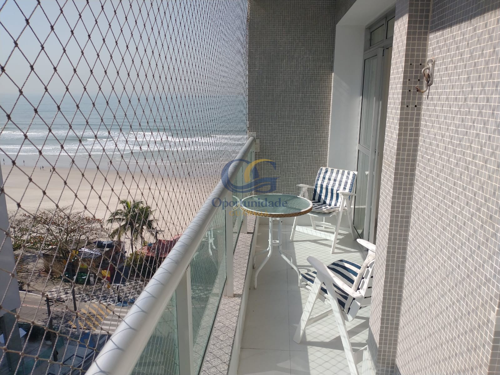 Apartamento Frente ao Mar nas Pitangueiras, Guarujá - SP