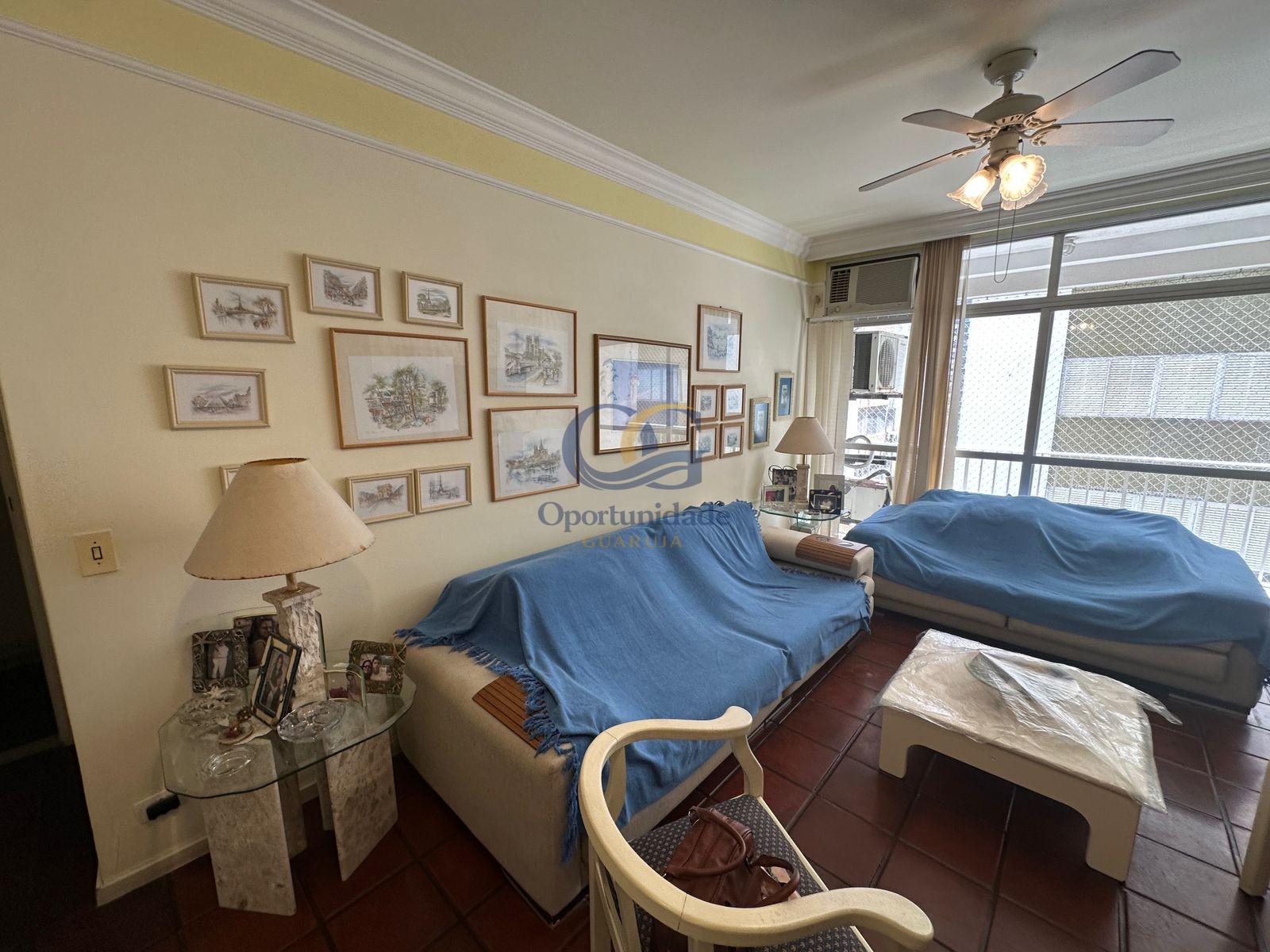 Apartamento na Praia das Pitangueiras, Guarujá - SP