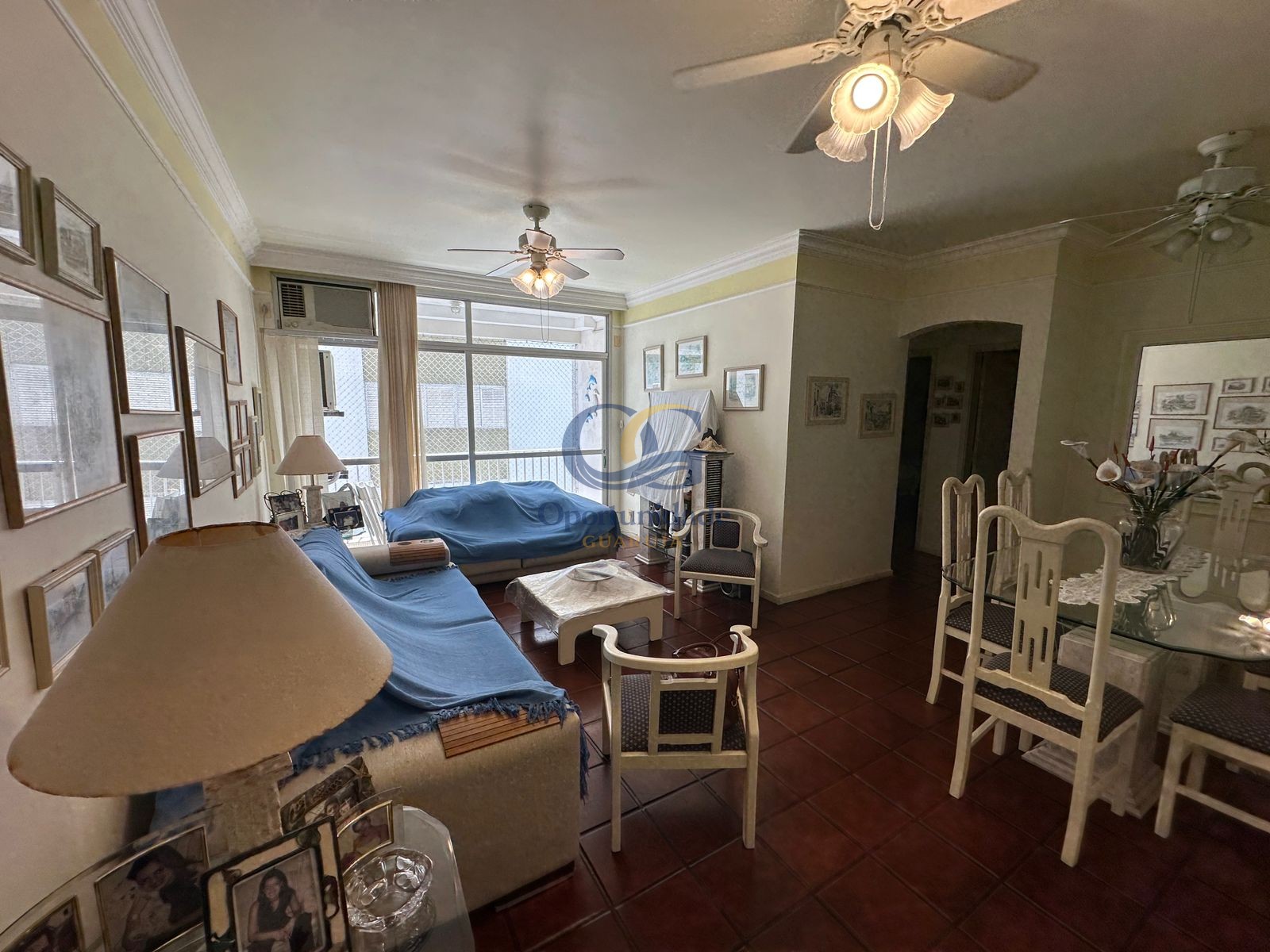 Apartamento na Praia das Pitangueiras, Guarujá - SP