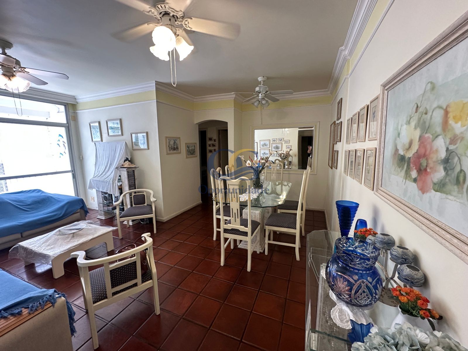Apartamento na Praia das Pitangueiras, Guarujá - SP