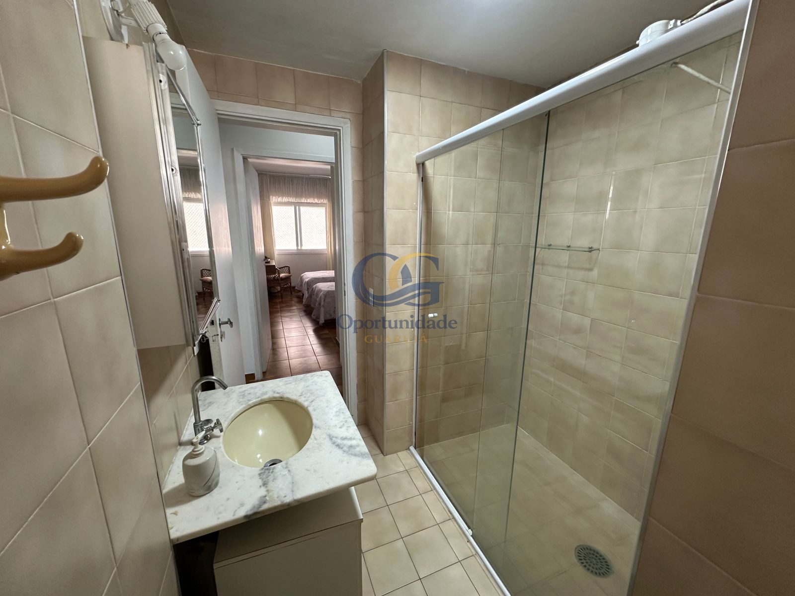 Apartamento na Praia das Pitangueiras, Guarujá - SP
