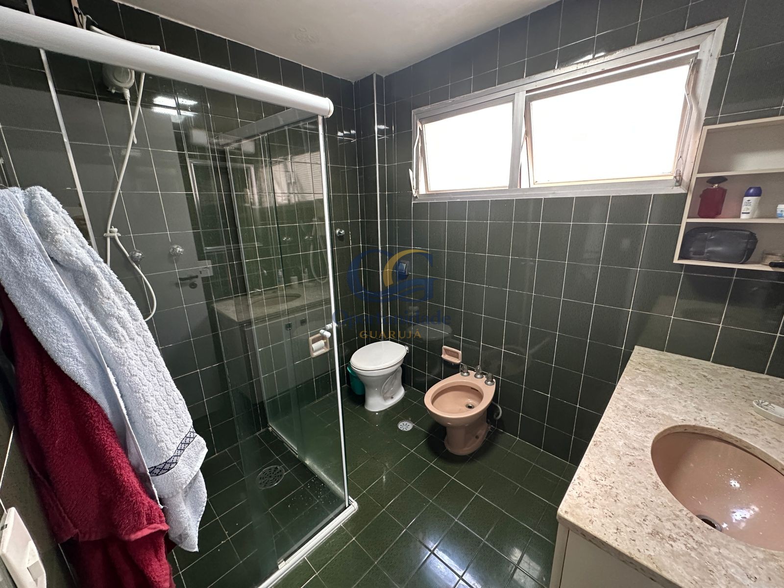 Apartamento na Praia das Pitangueiras, Guarujá - SP