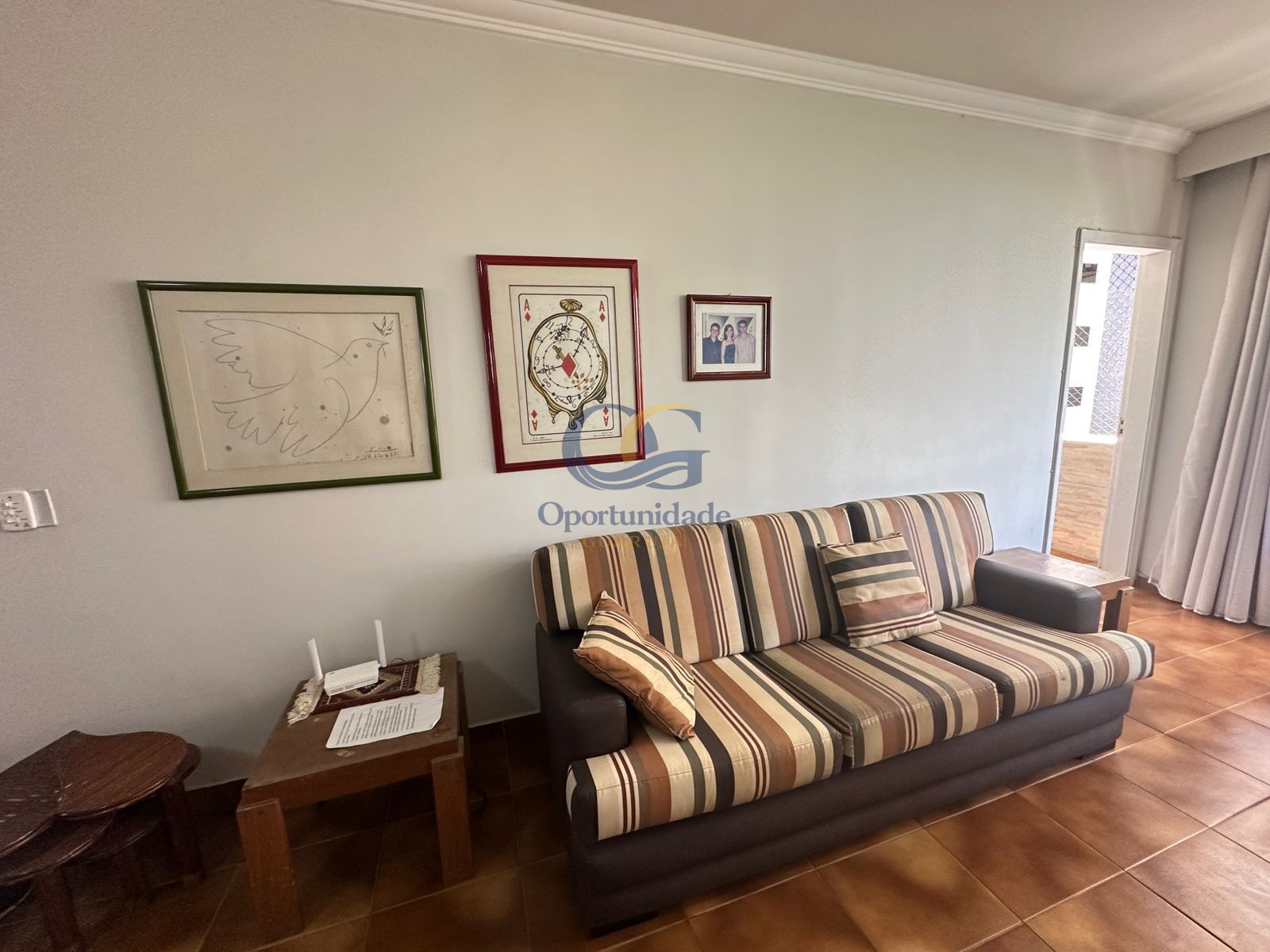 Apartamento na Praia das Pitangueiras, Guarujá - SP