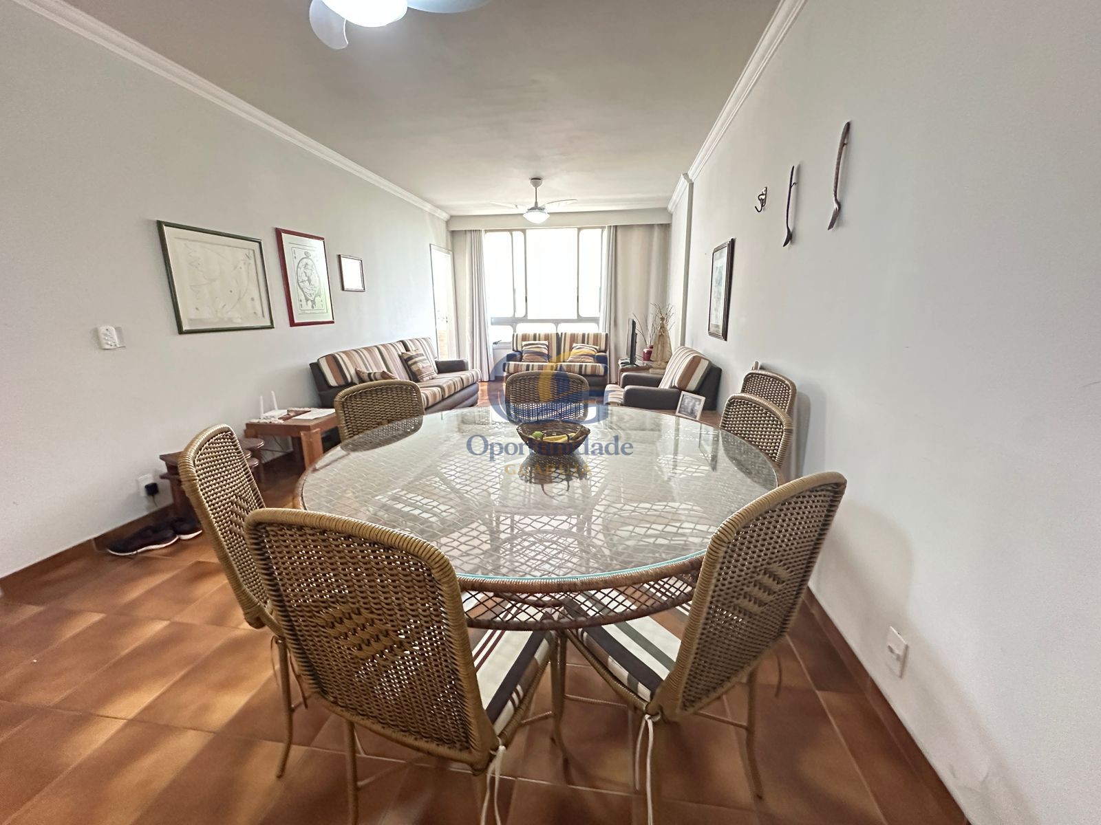 Apartamento na Praia das Pitangueiras, Guarujá - SP