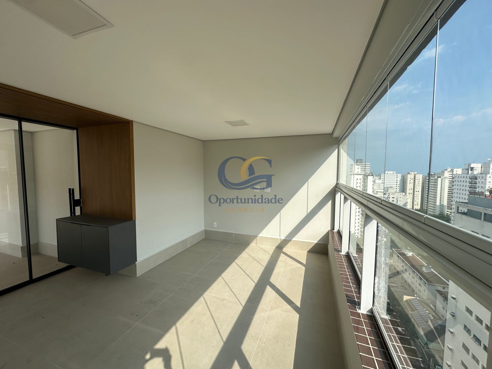 Cobertura na Praia das Pitangueiras, Guarujá - SP