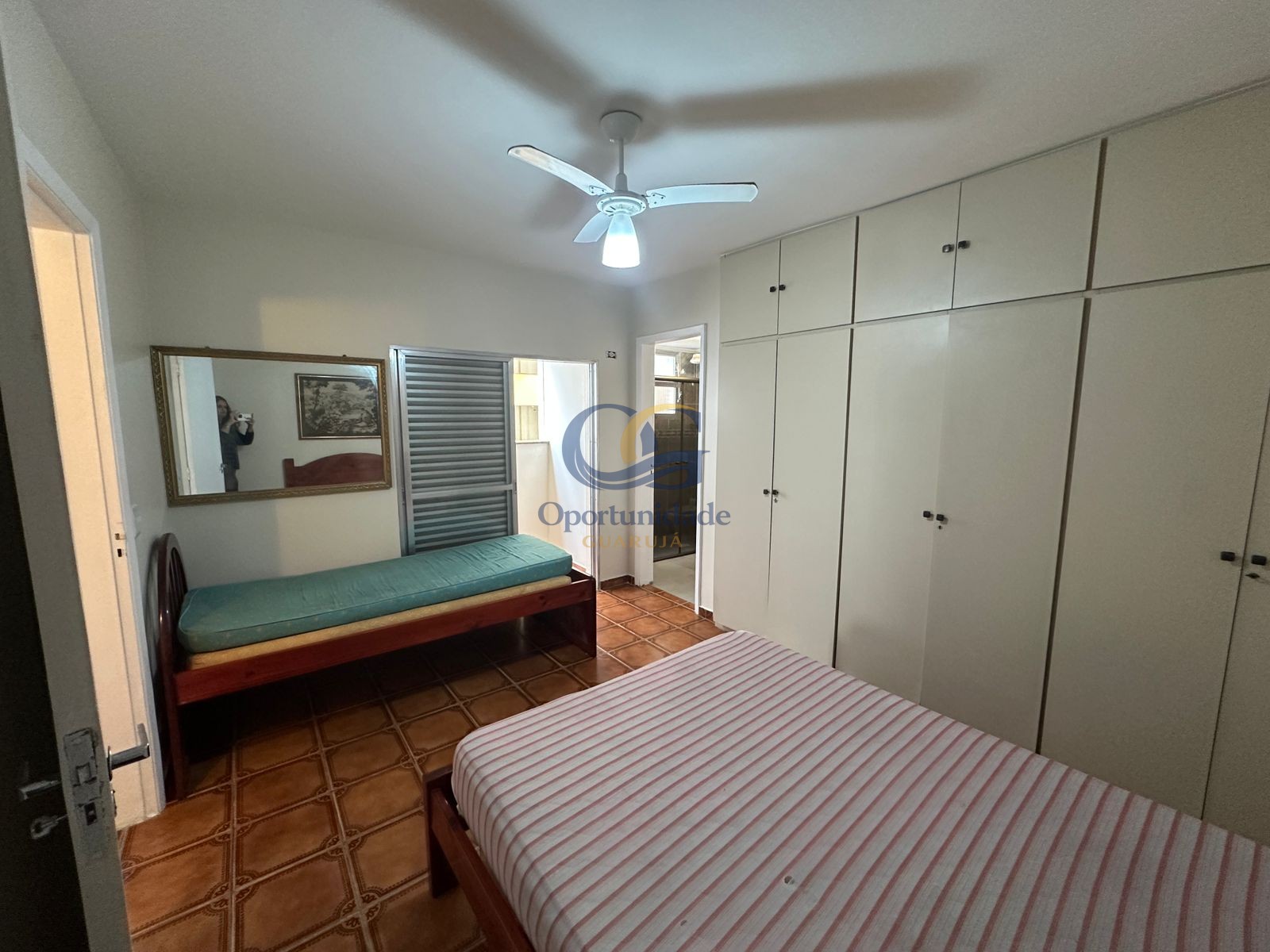 Apartamento na Praia das Pitangueiras, Guarujá - SP