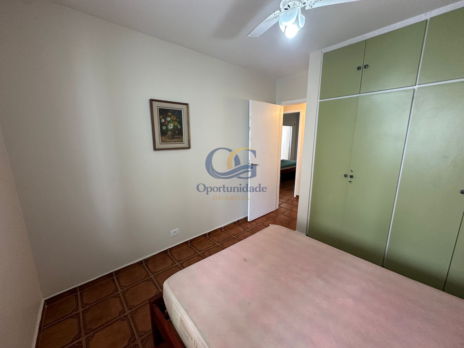 Apartamento na Praia das Pitangueiras, Guarujá - SP