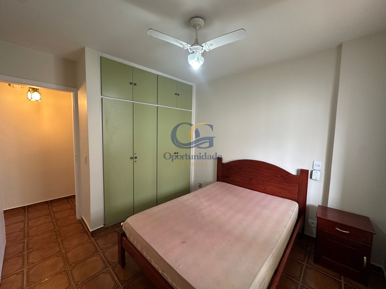 Apartamento na Praia das Pitangueiras, Guarujá - SP