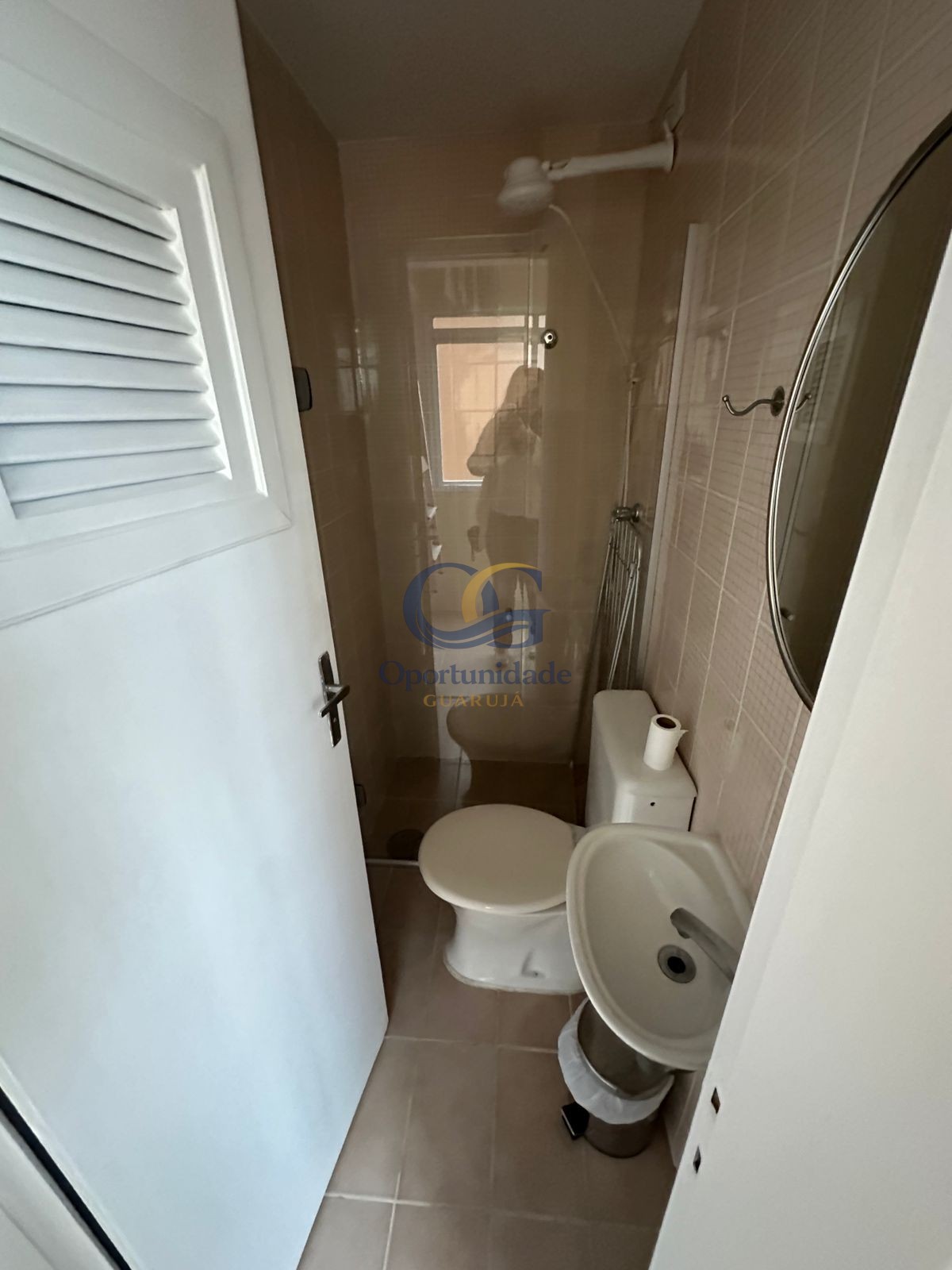 Apartamento na Praia das Pitangueiras, Guarujá - SP