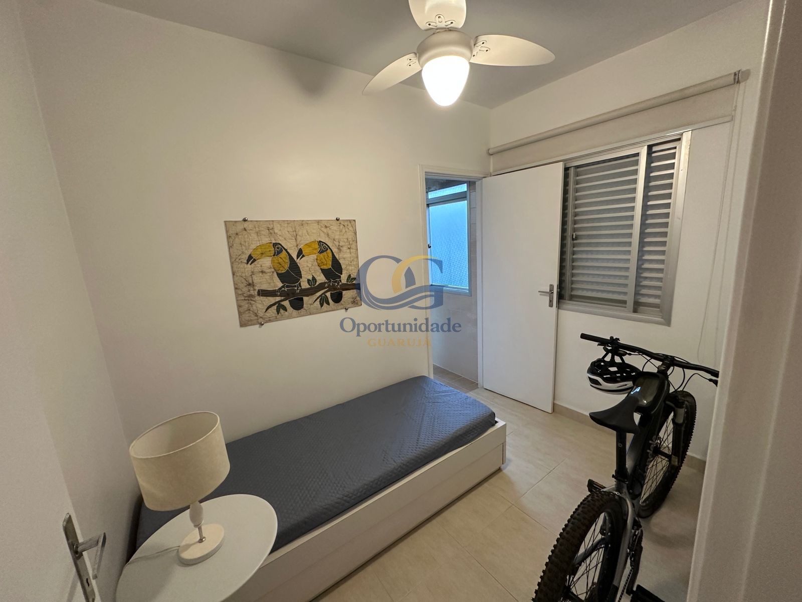 Apartamento na Praia das Pitangueiras, Guarujá - SP