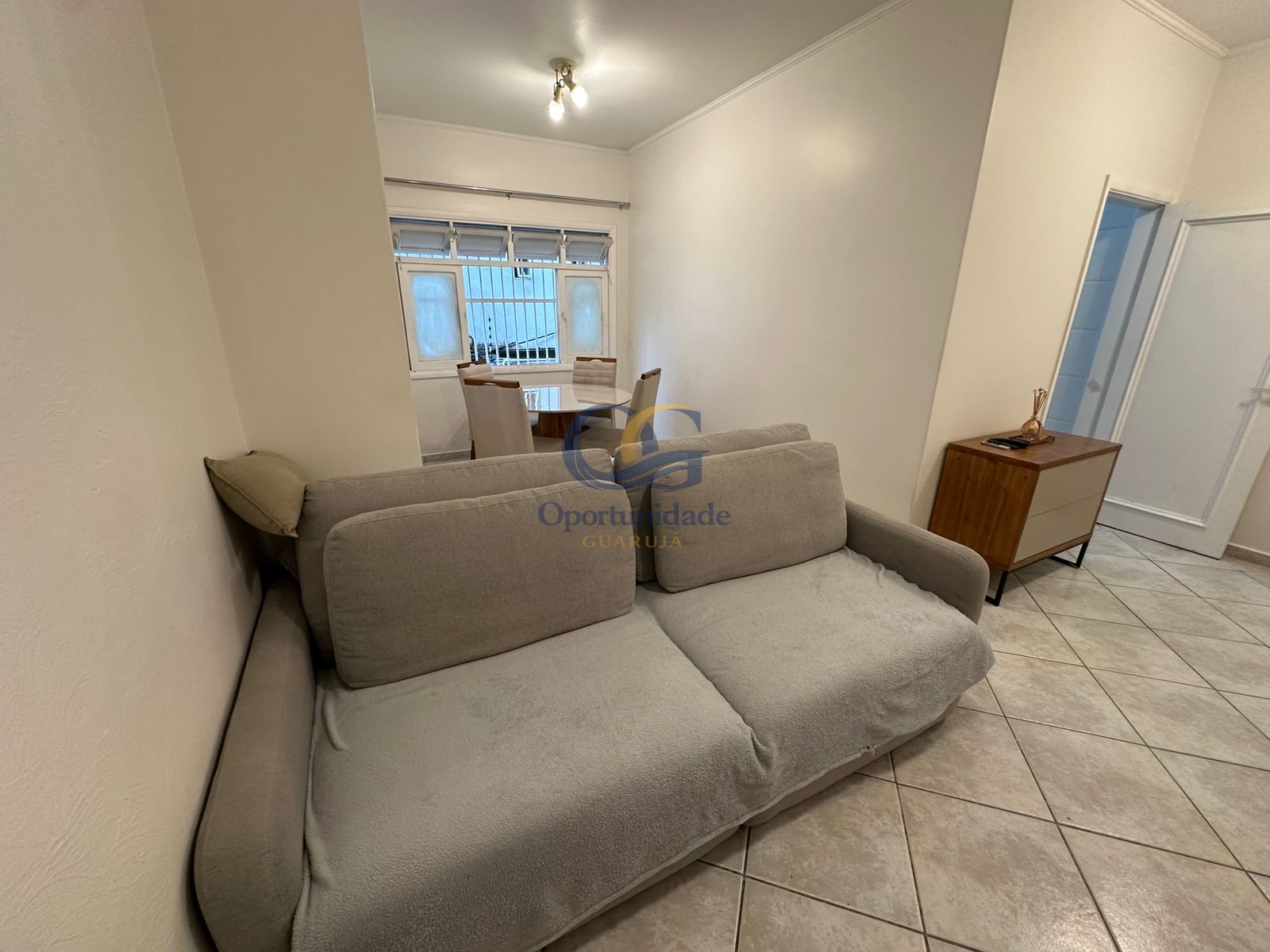 Apartamento na Praia das Pitangueiras, Guarujá - SP