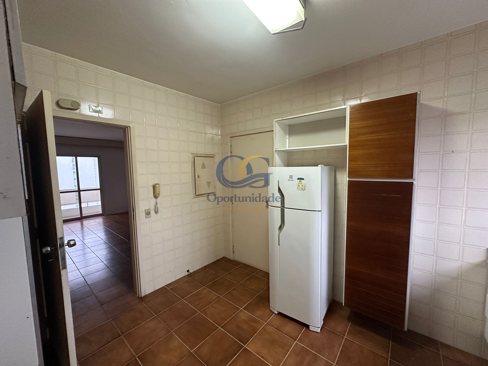 Apartamento na Praia das Pitangueiras, Guarujá - SP
