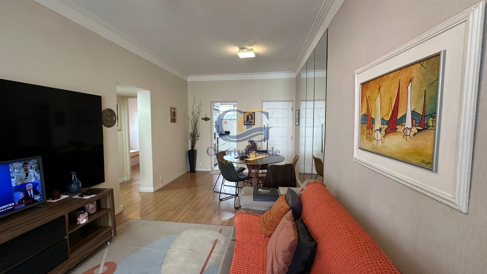 Apartamento na Praia das Pitangueiras, Guarujá - SP