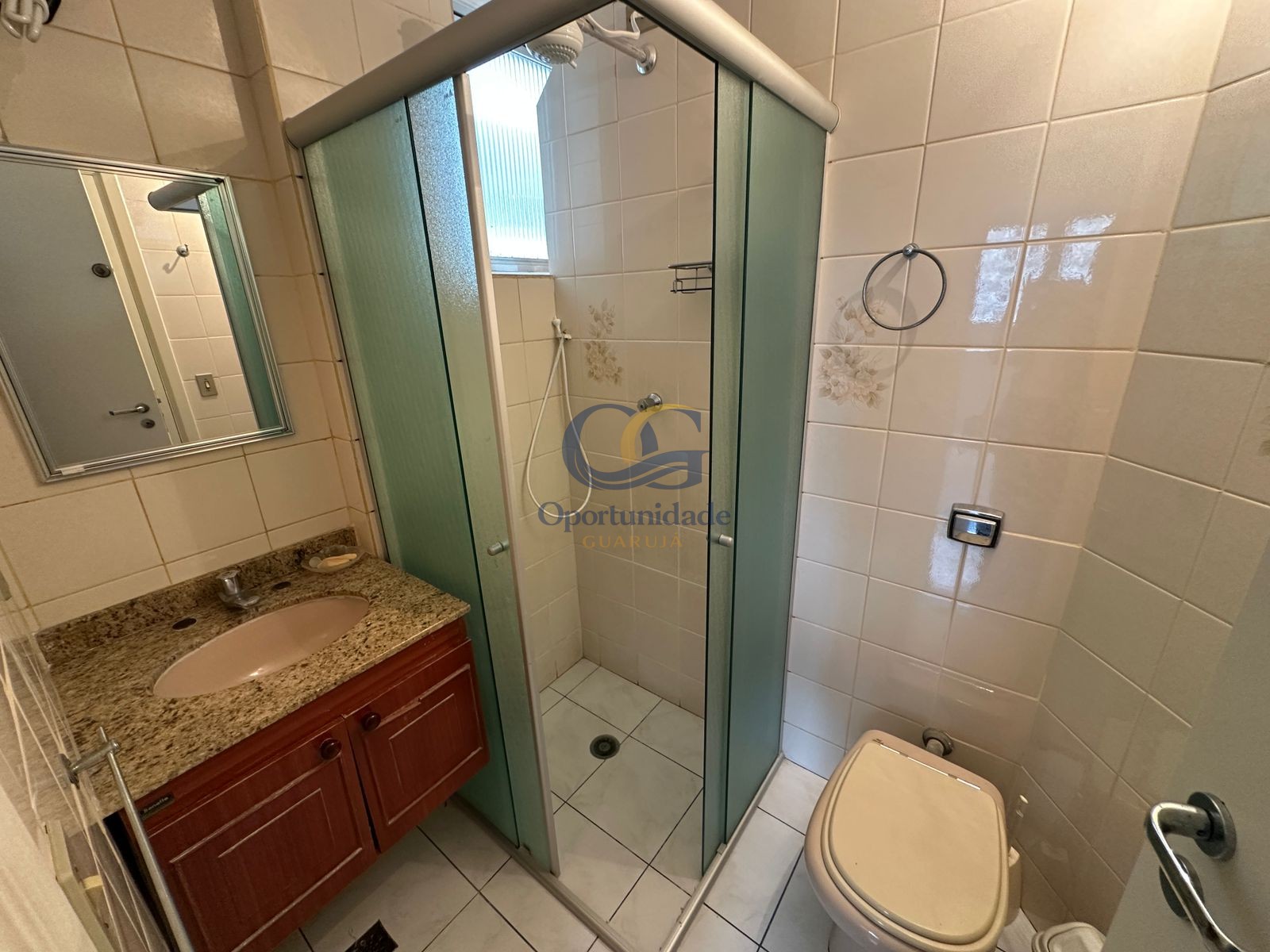 Apartamento na Praia das Pitangueiras, Guarujá - SP