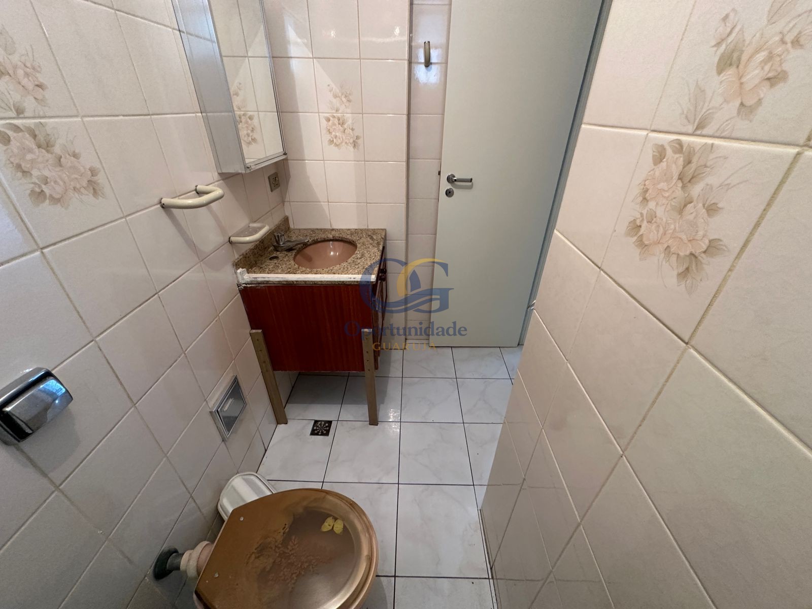 Apartamento na Praia das Pitangueiras, Guarujá - SP
