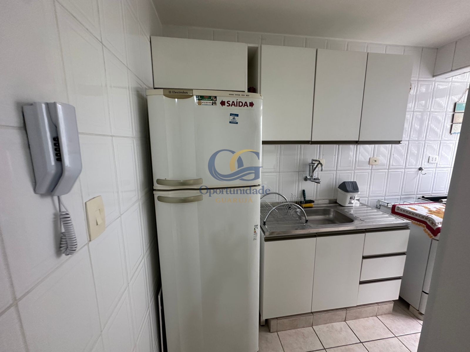 Apartamento na Praia das Pitangueiras, Guarujá - SP