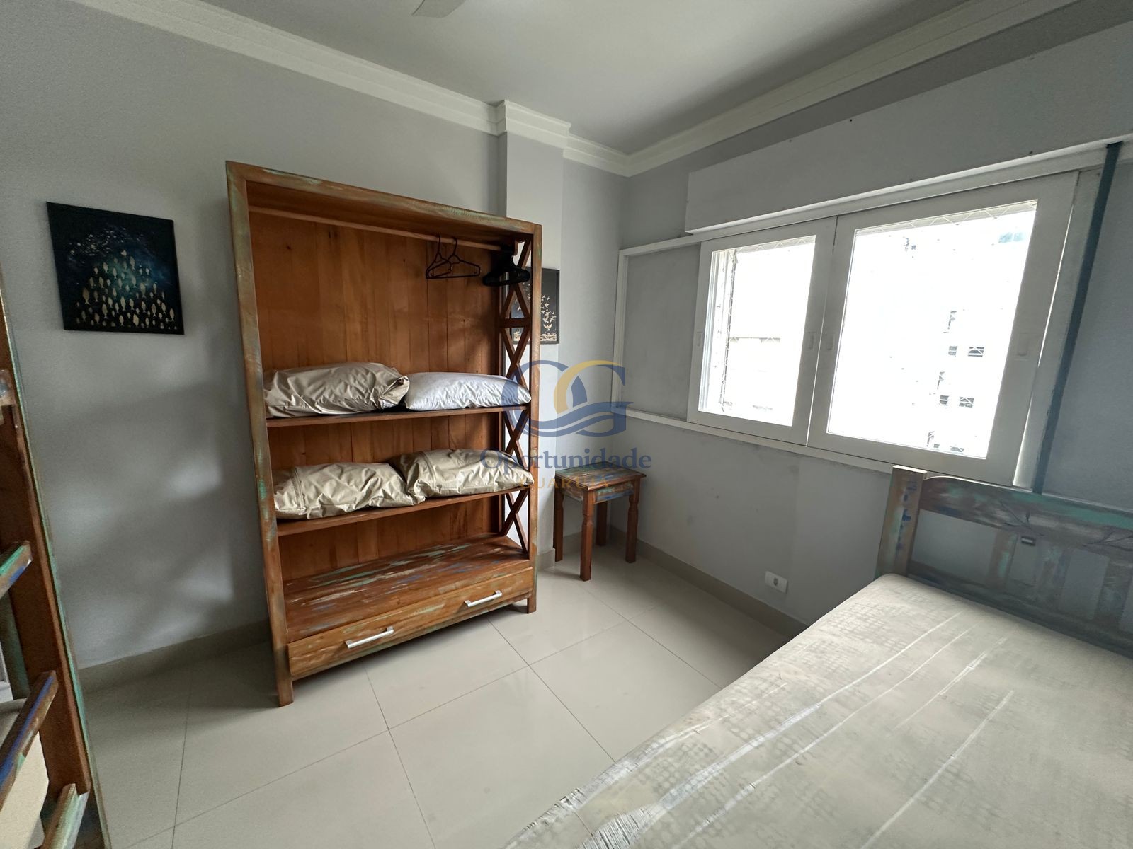 Apartamento na Praia das Pitangueiras, Guarujá - SP