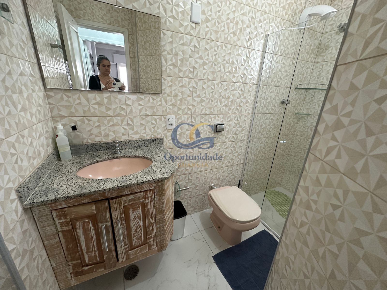 Apartamento na Praia das Pitangueiras, Guarujá - SP