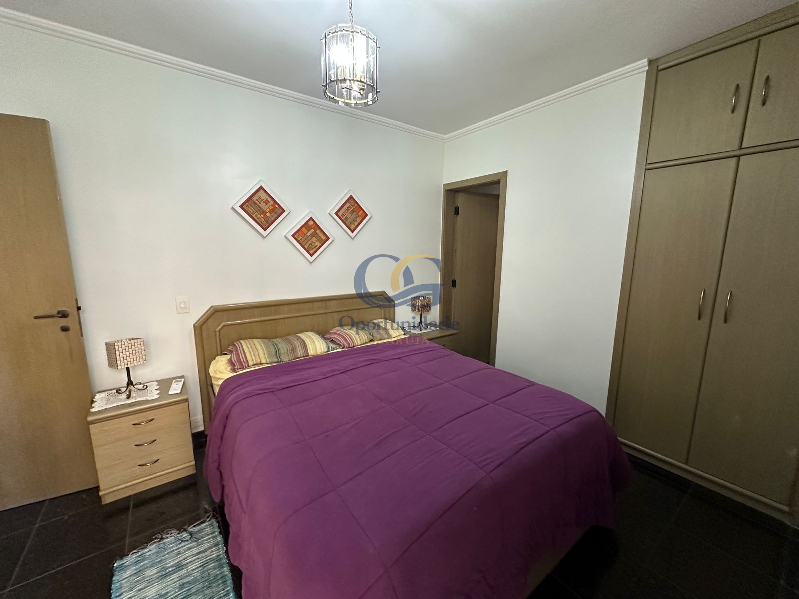 Apartamento na Praia das Pitangueiras, Guarujá - SP