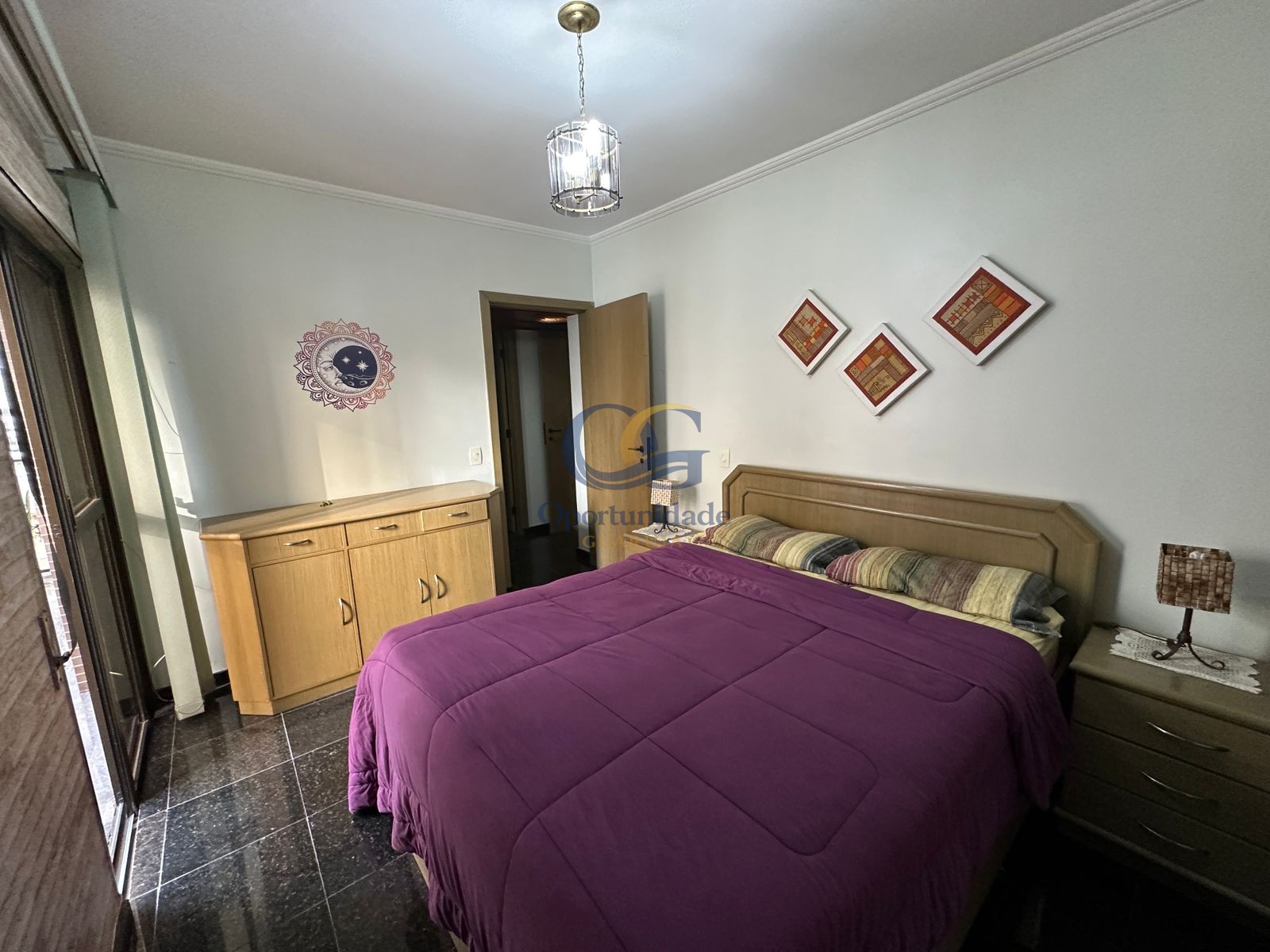 Apartamento na Praia das Pitangueiras, Guarujá - SP
