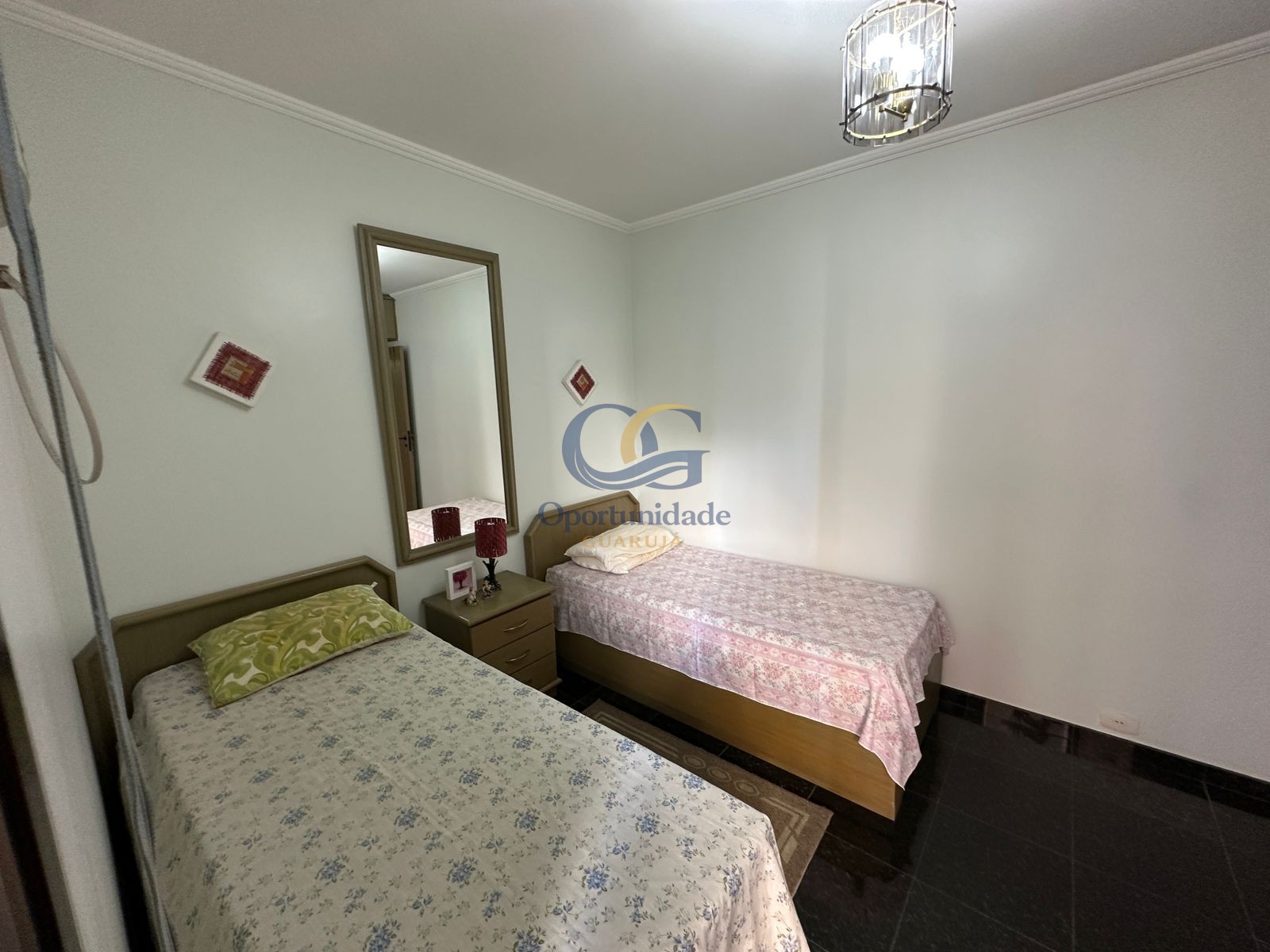 Apartamento na Praia das Pitangueiras, Guarujá - SP