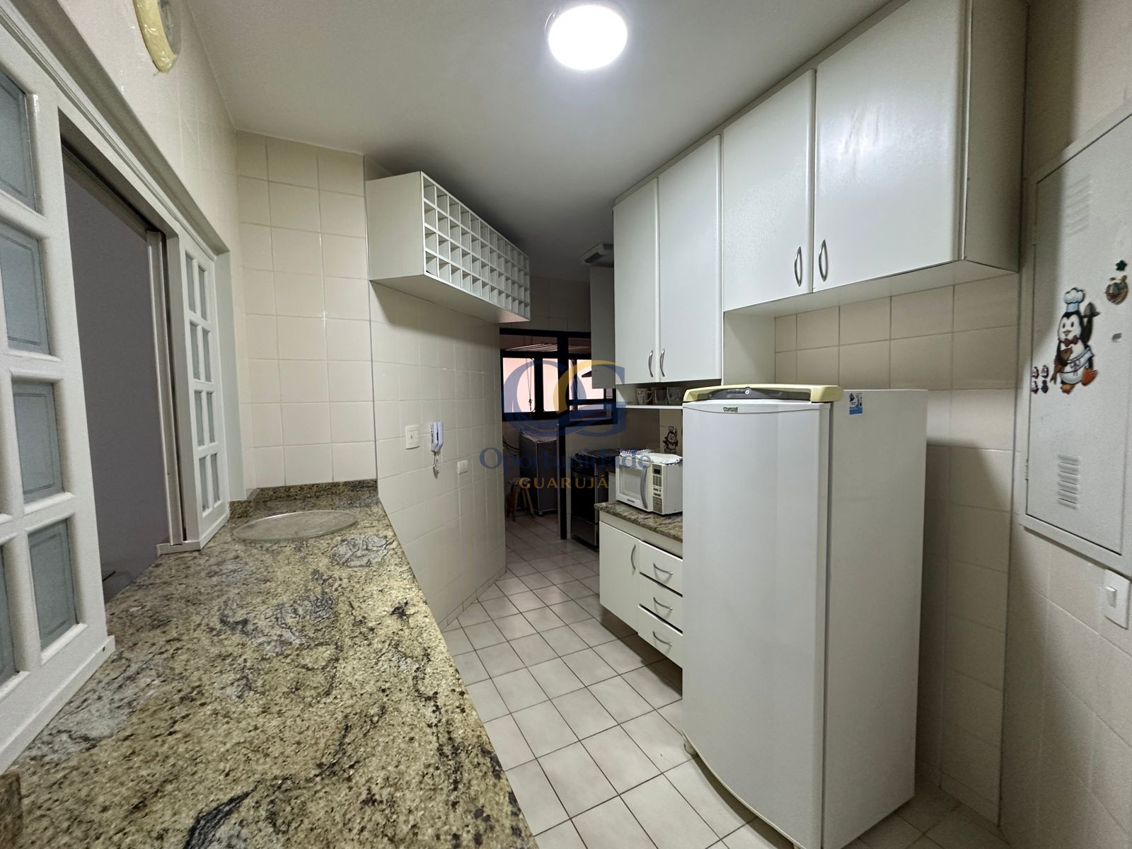 Apartamento na Praia das Pitangueiras, Guarujá - SP