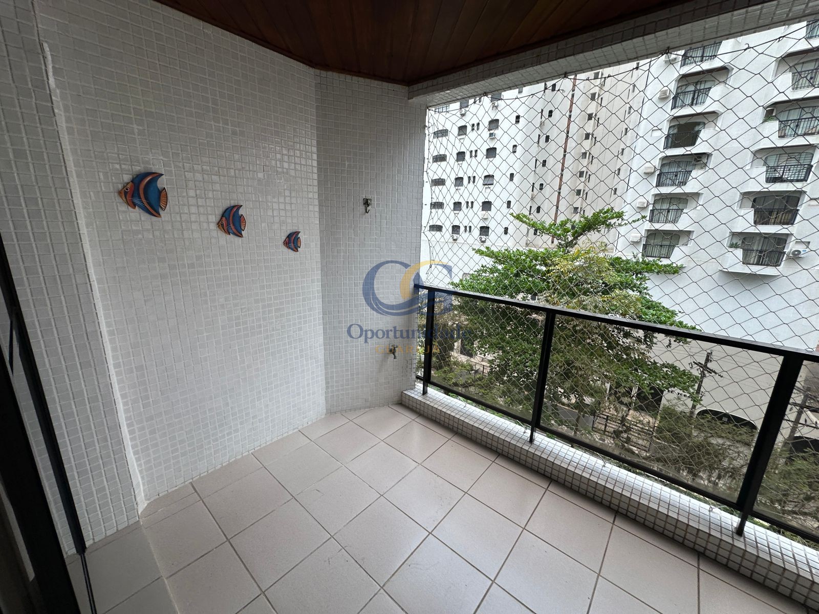 Apartamento na Praia das Pitangueiras, Guarujá - SP
