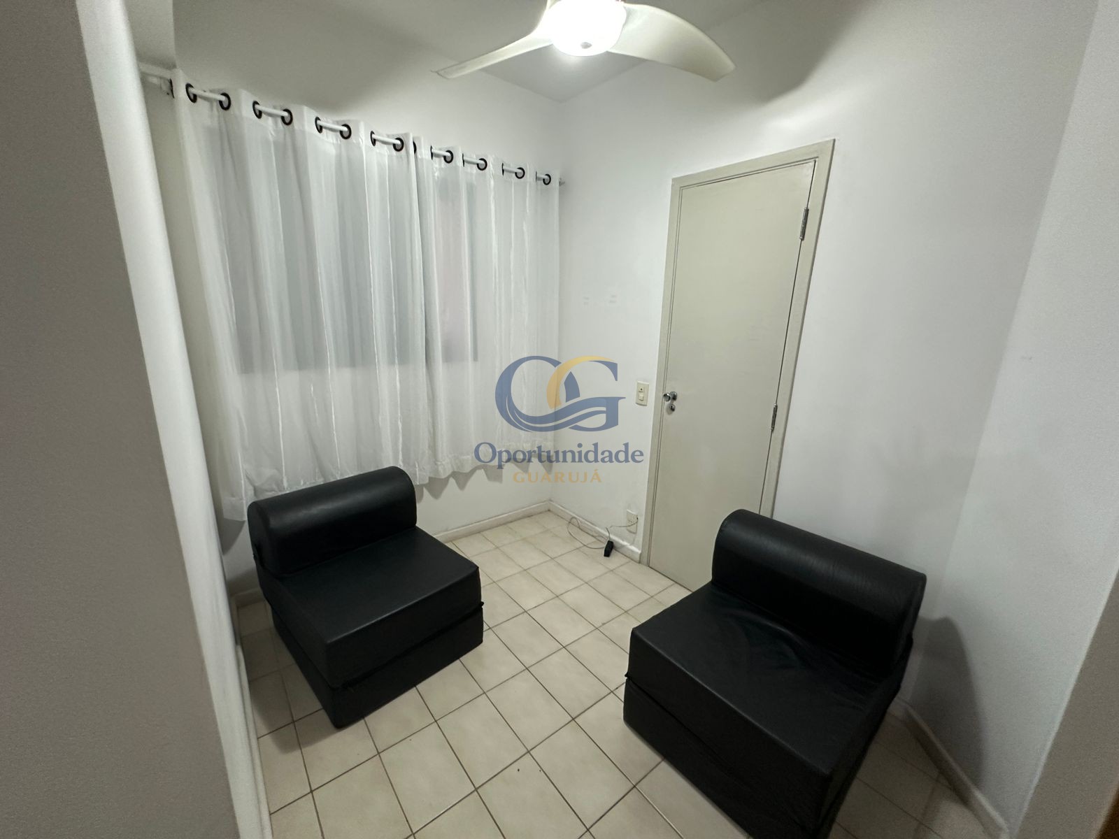 Apartamento na Praia das Pitangueiras, Guarujá - SP