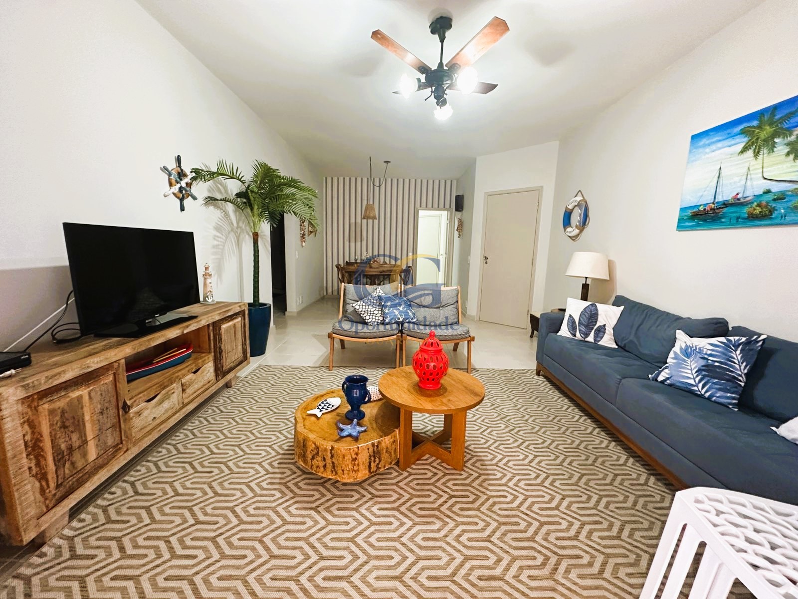 Apartamento na Praia das Pitangueiras, Guarujá - SP