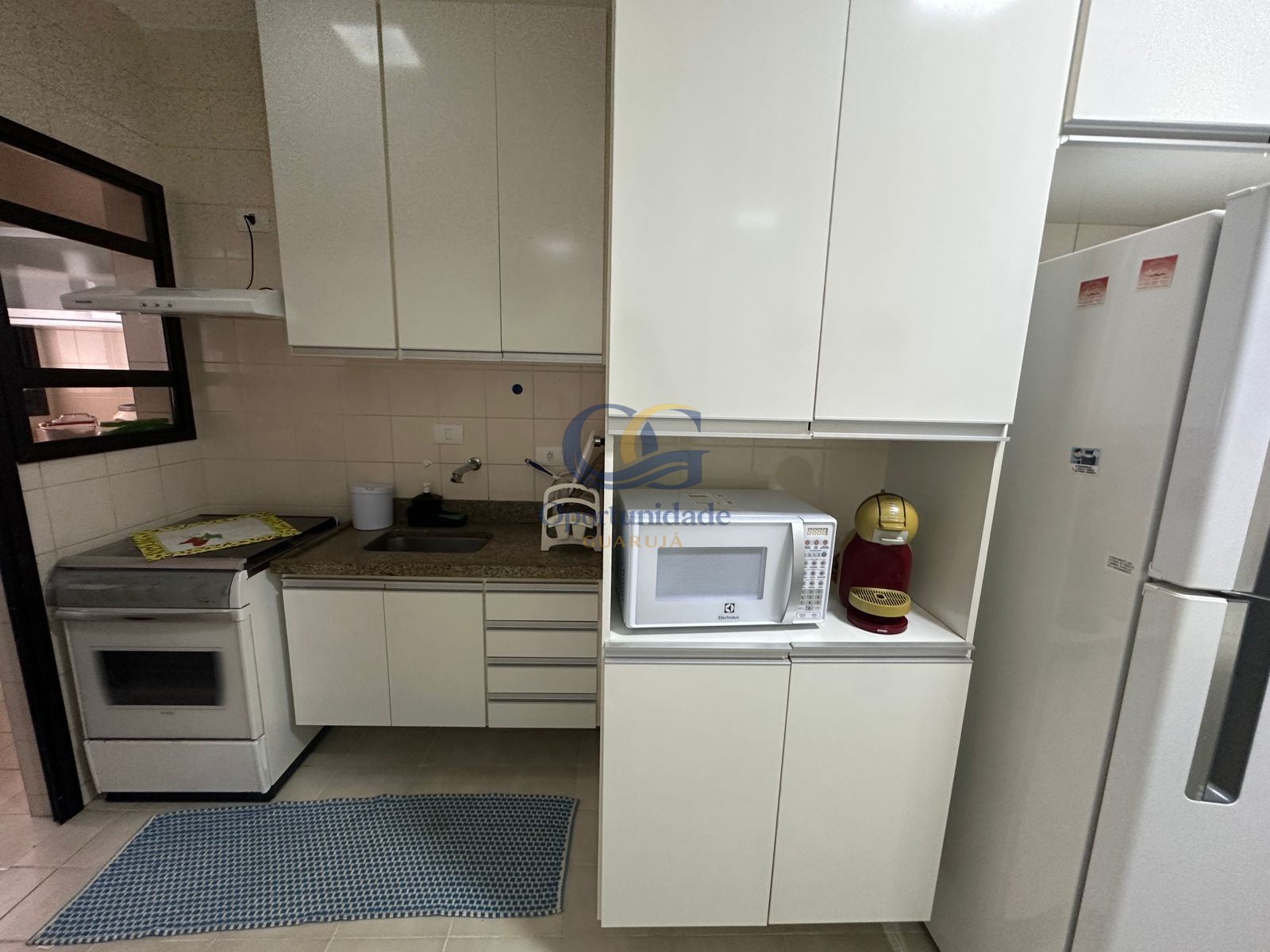 Apartamento na Praia das Pitangueiras, Guarujá - SP