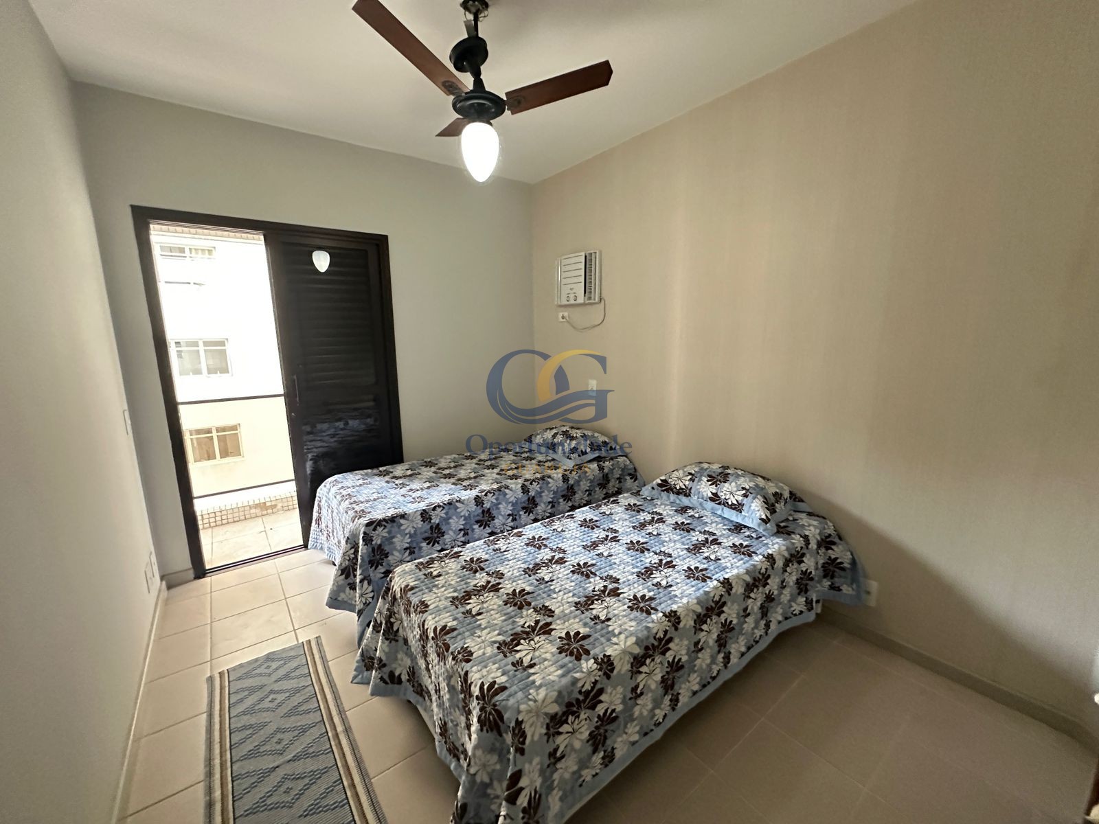 Apartamento na Praia das Pitangueiras, Guarujá - SP