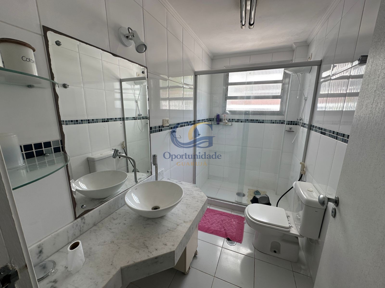 Apartamento na Praia das Pitangueiras, Guarujá - SP