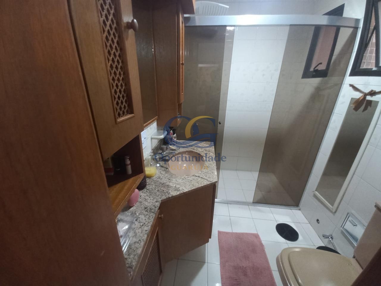 Apartamento na Praia das Pitangueiras, Guarujá - SP