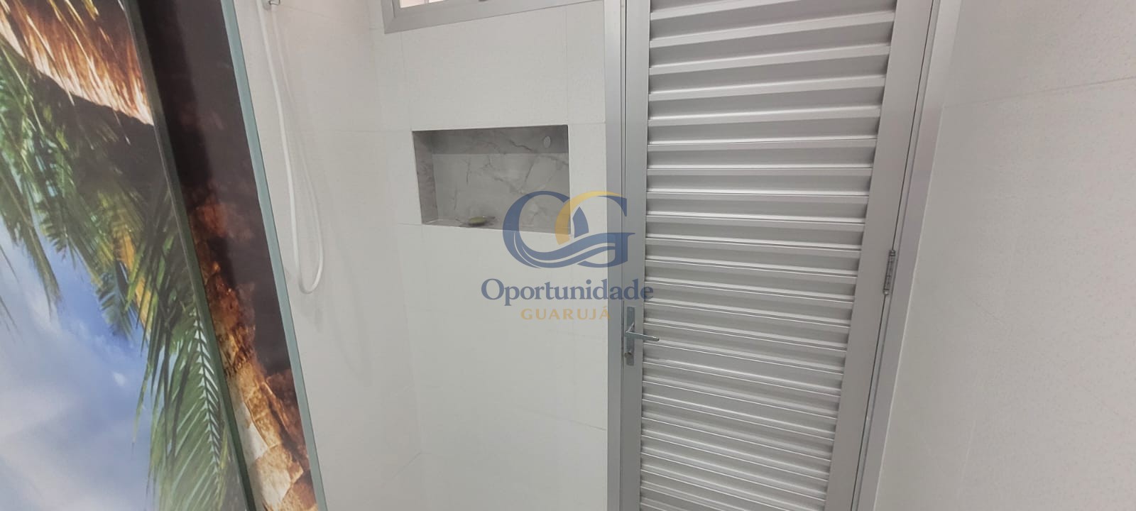 Apartamento na Praia das Pitangueiras, Guarujá - SP