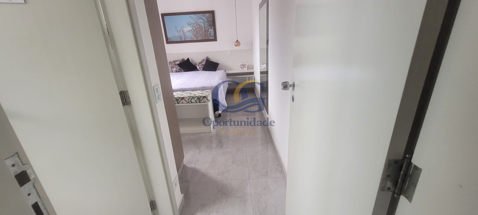 Apartamento na Praia das Pitangueiras, Guarujá - SP