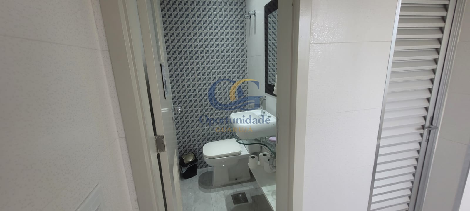 Apartamento na Praia das Pitangueiras, Guarujá - SP