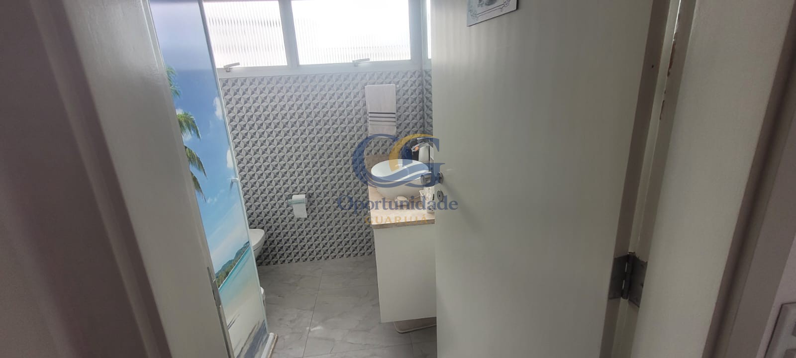 Apartamento na Praia das Pitangueiras, Guarujá - SP