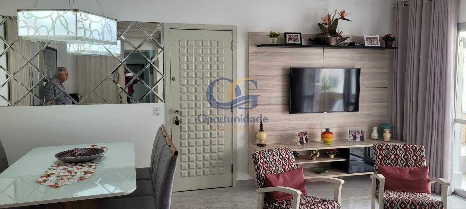 Apartamento na Praia das Pitangueiras, Guarujá - SP