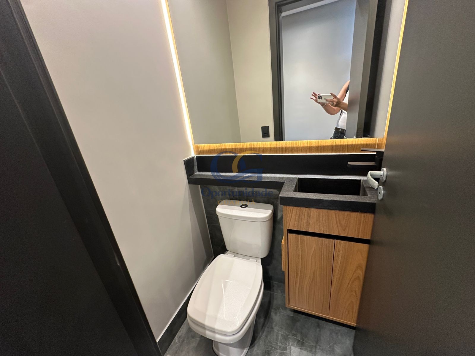 Apartamento na Praia das Astúrias, Guarujá - SP