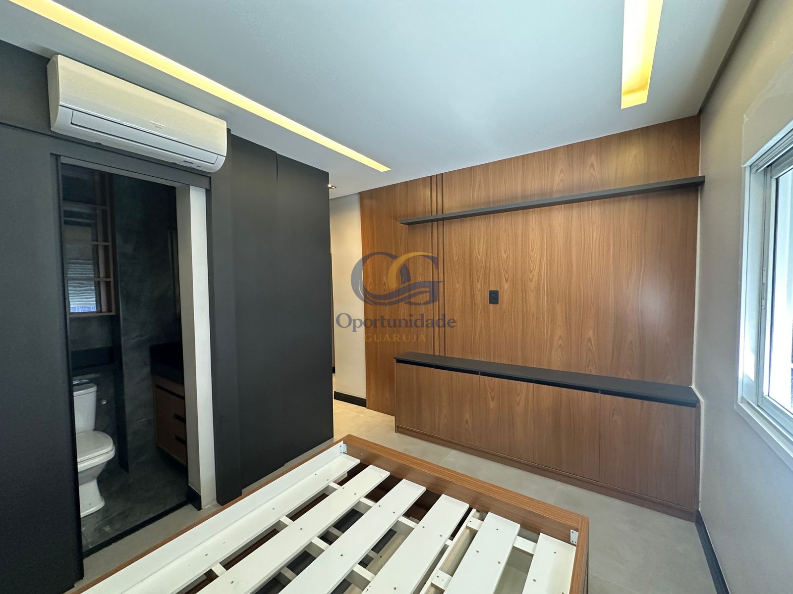 Apartamento na Praia das Astúrias, Guarujá - SP