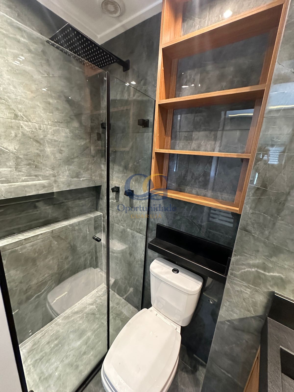 Apartamento na Praia das Astúrias, Guarujá - SP