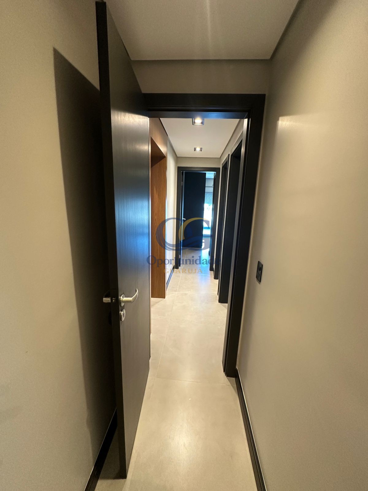 Apartamento na Praia das Astúrias, Guarujá - SP