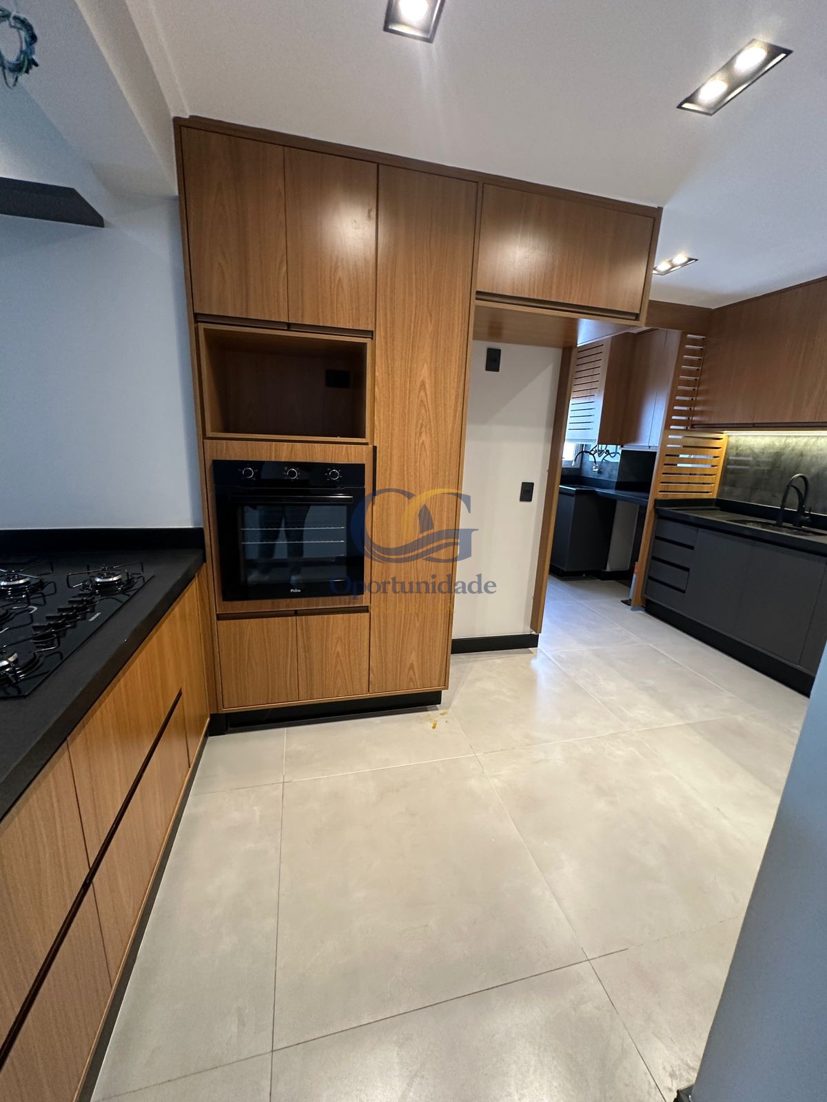 Apartamento na Praia das Astúrias, Guarujá - SP