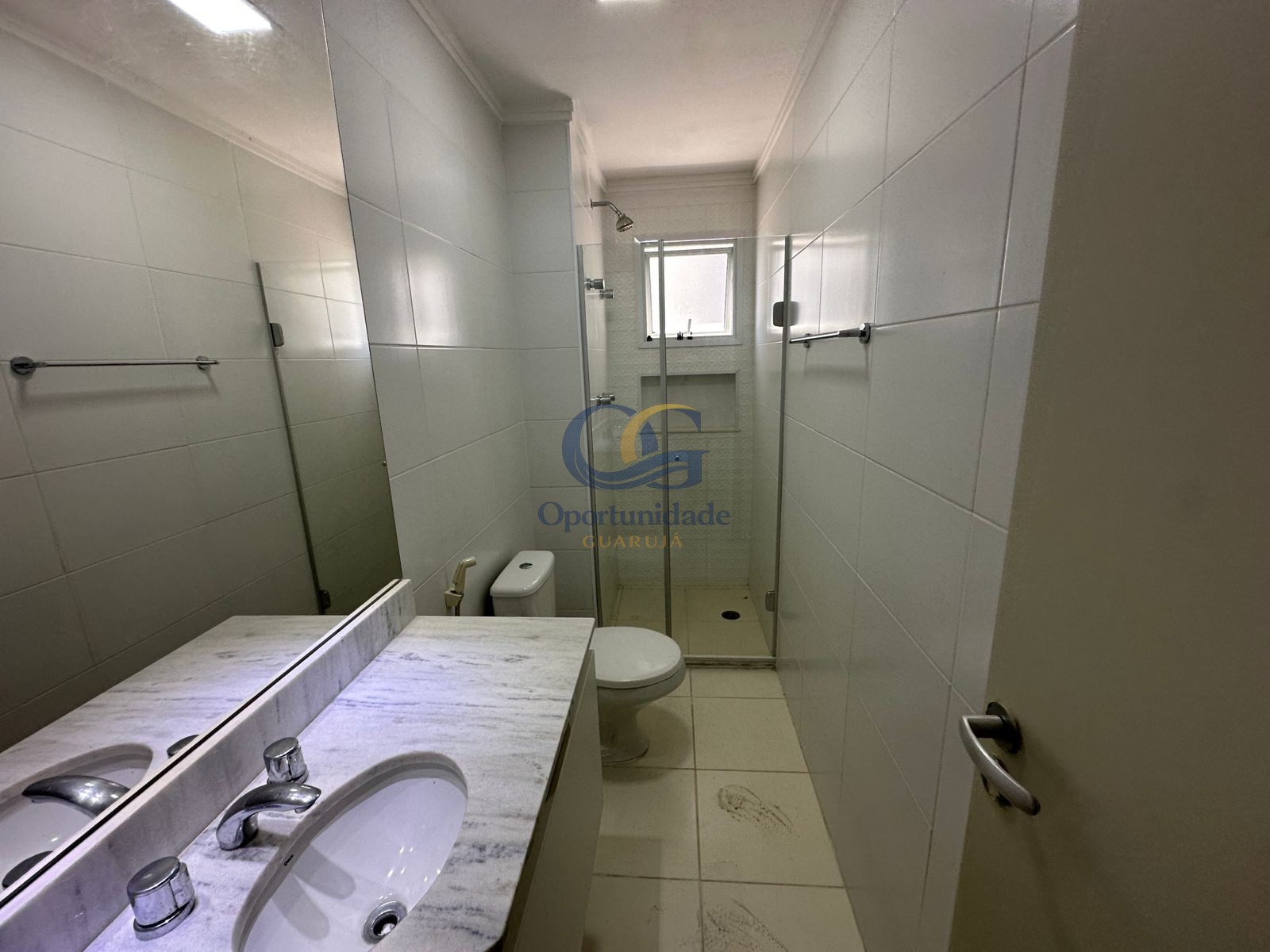 Apartamento na Praia das Astúrias, Guarujá - SP