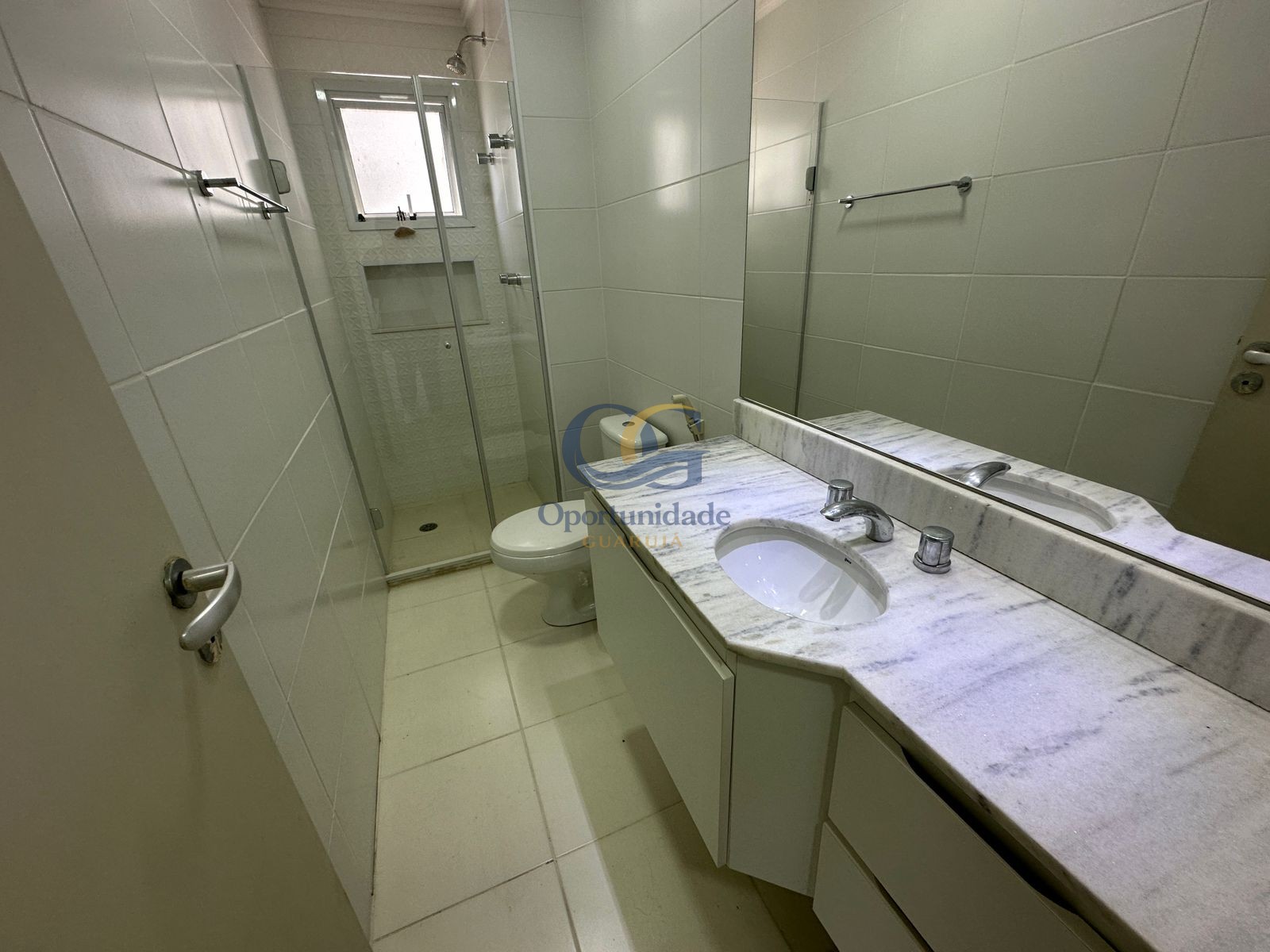 Apartamento na Praia das Astúrias, Guarujá - SP