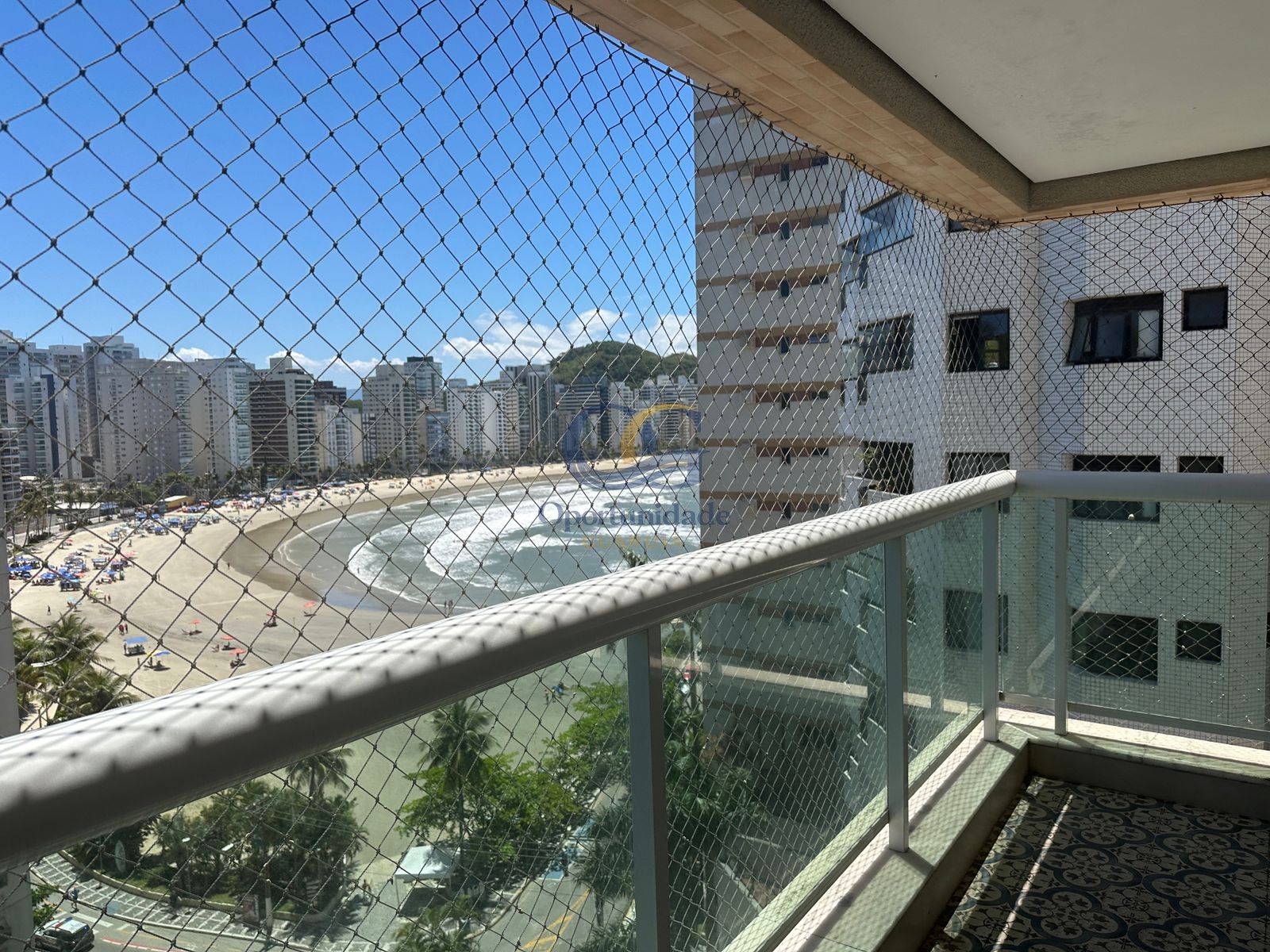 Apartamento na Praia das Astúrias, Guarujá - SP