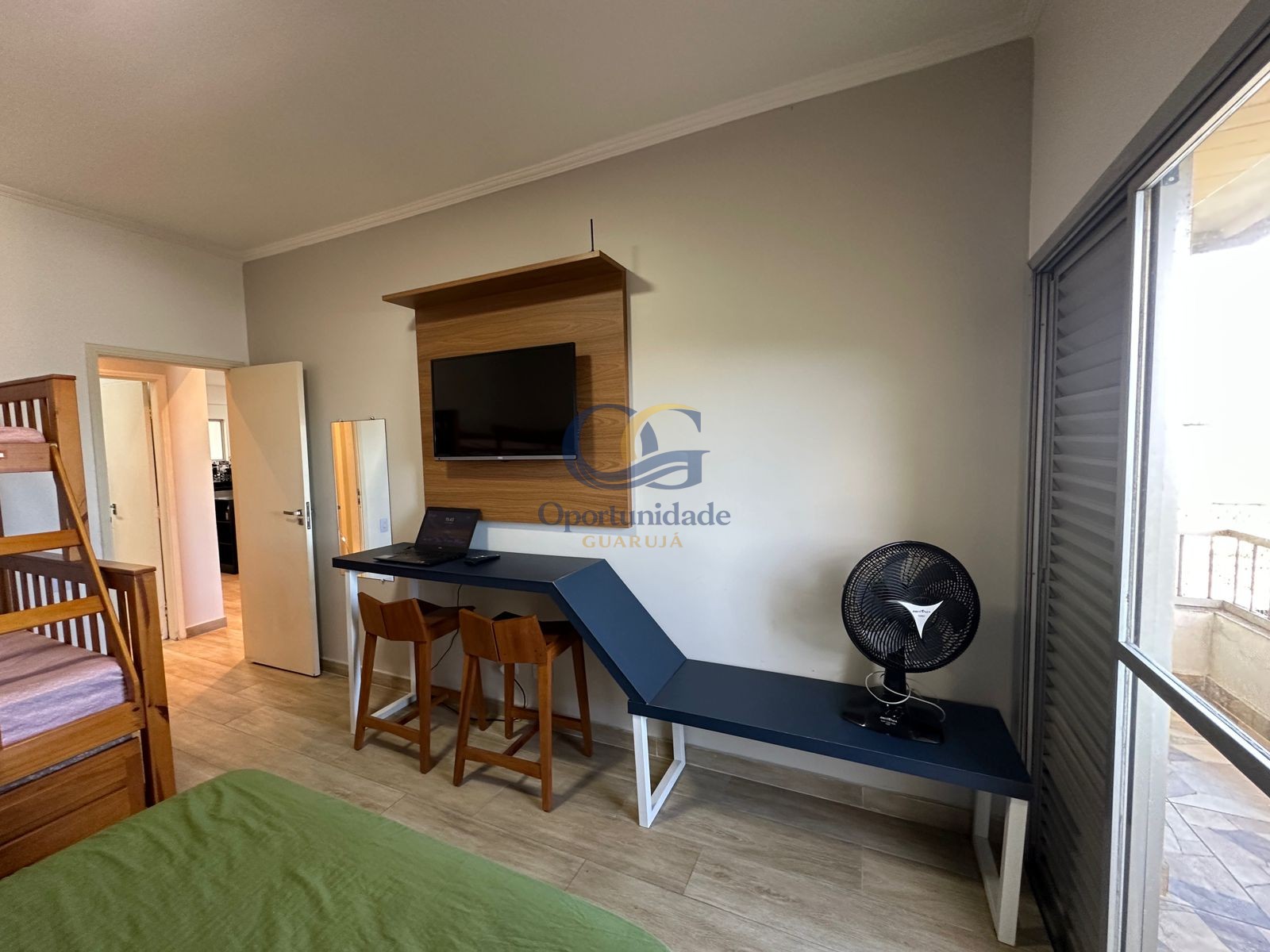 Apartamento na Praia das Pitangueiras, Guarujá - SP